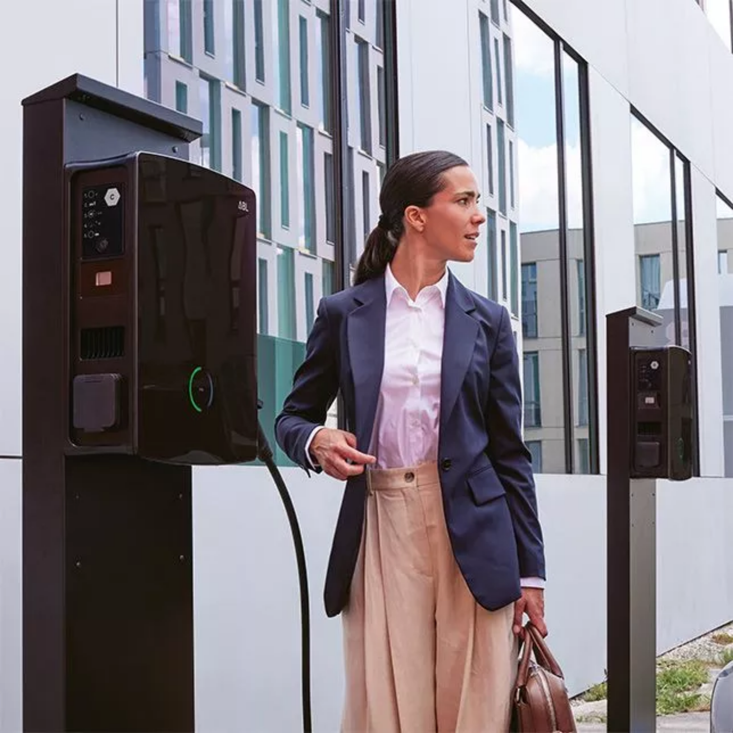 ABL eM4 Twin Controller+ 100000019 – 2x11kW / 1x22kW, RFID, MID, OCPP, eichrechtskonform