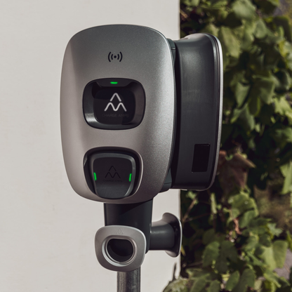 Charge Amps Pole Mount