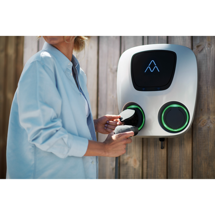 Charge Amps Aura
